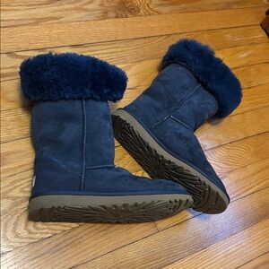 UGG Women's Dark Blue Navy Size 6 Boots